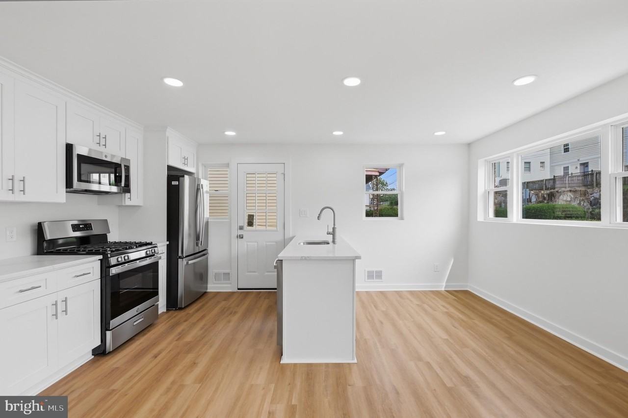 1545 11th St S - Photo 6 of 25