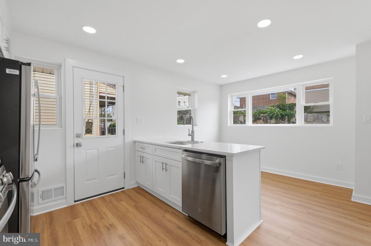 1545 11th St S - Photo 7 of 25