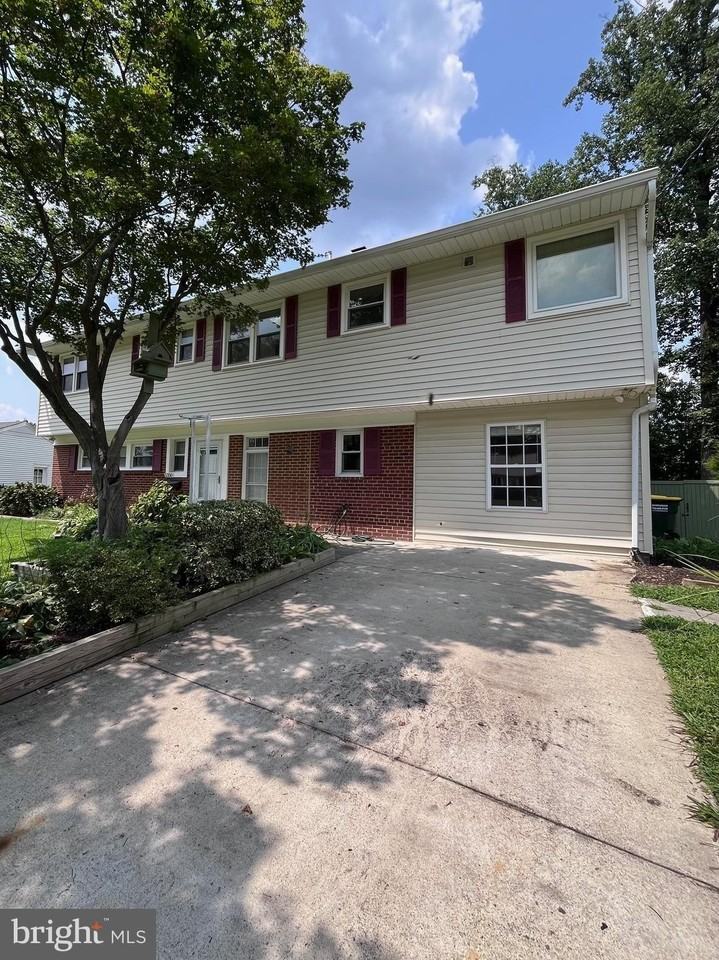 5350 Ravensworth Rd - Photo 3 of 50