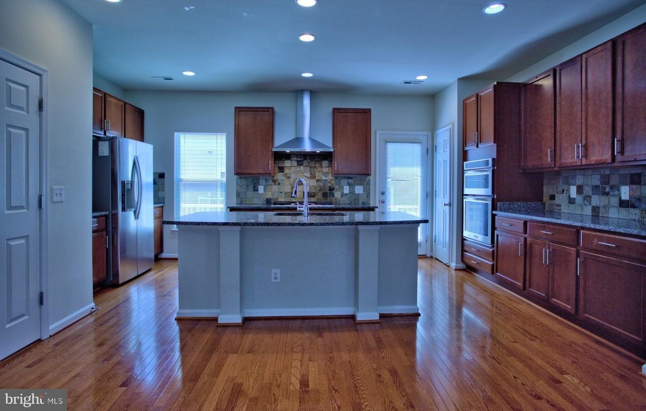 9612 Stockwell Ln - Photo 3 of 30