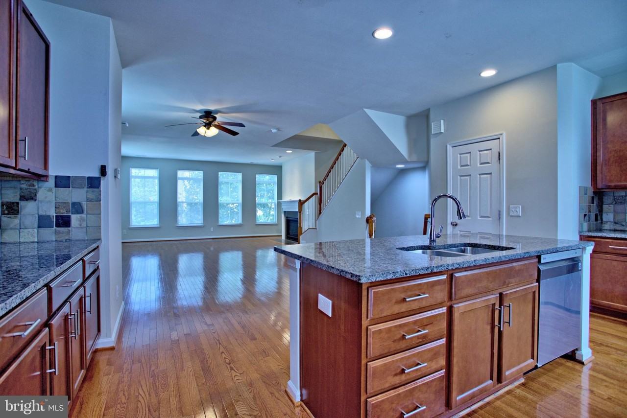 9612 Stockwell Ln - Photo 6 of 30