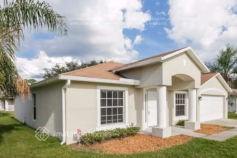 3228 N Biscayne Dr - Photo 2 of 25