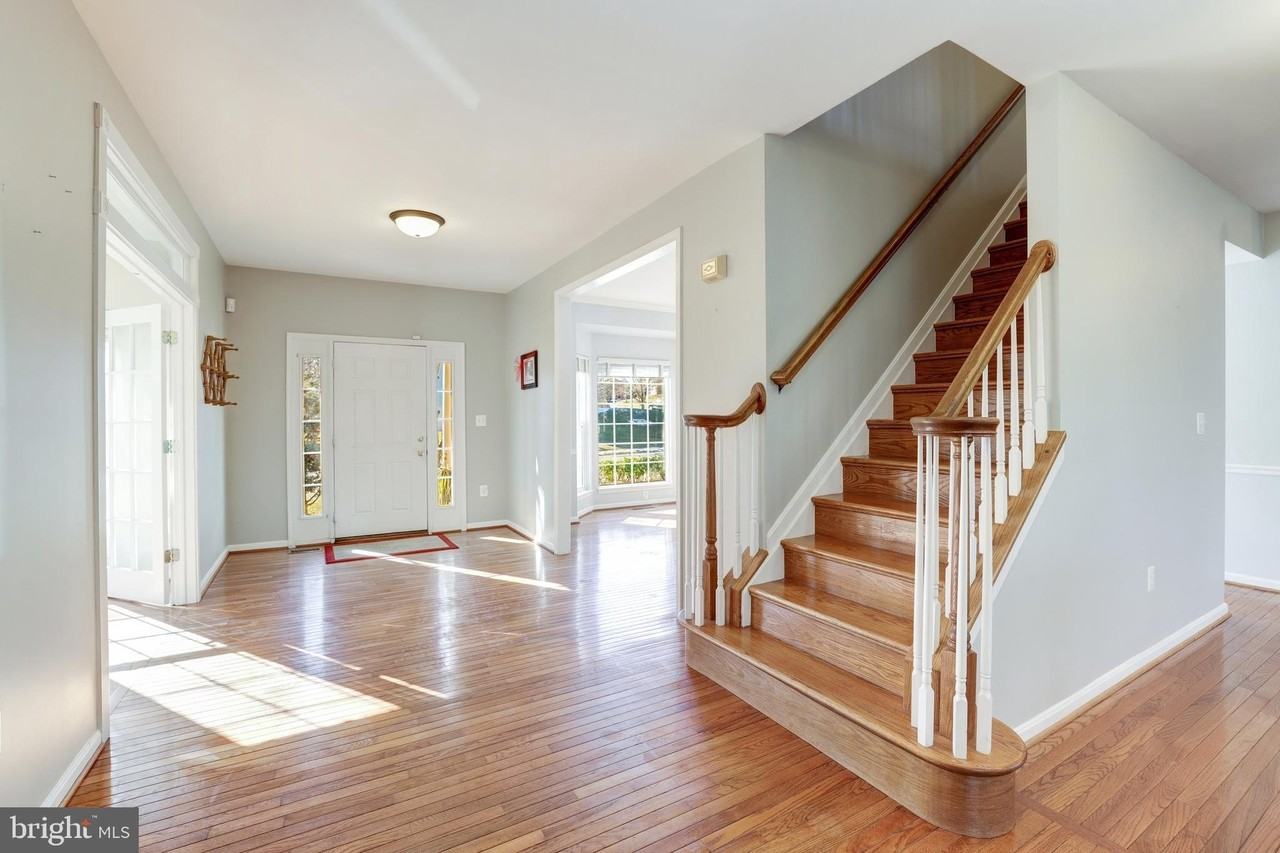 43258 Meadowood Ct - Photo 4 of 50
