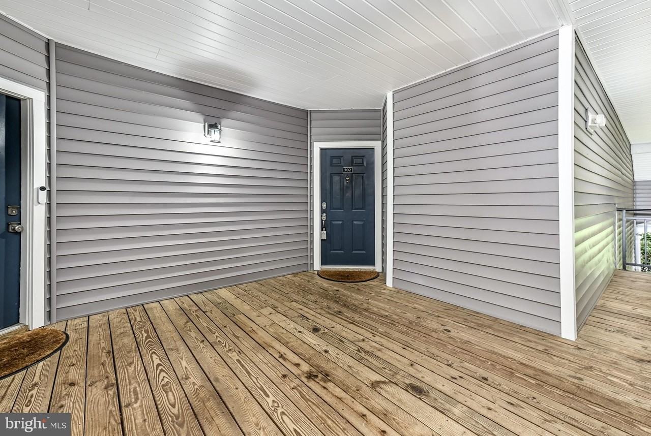 46600 Ellicott Sq #202 - Photo 3 of 30