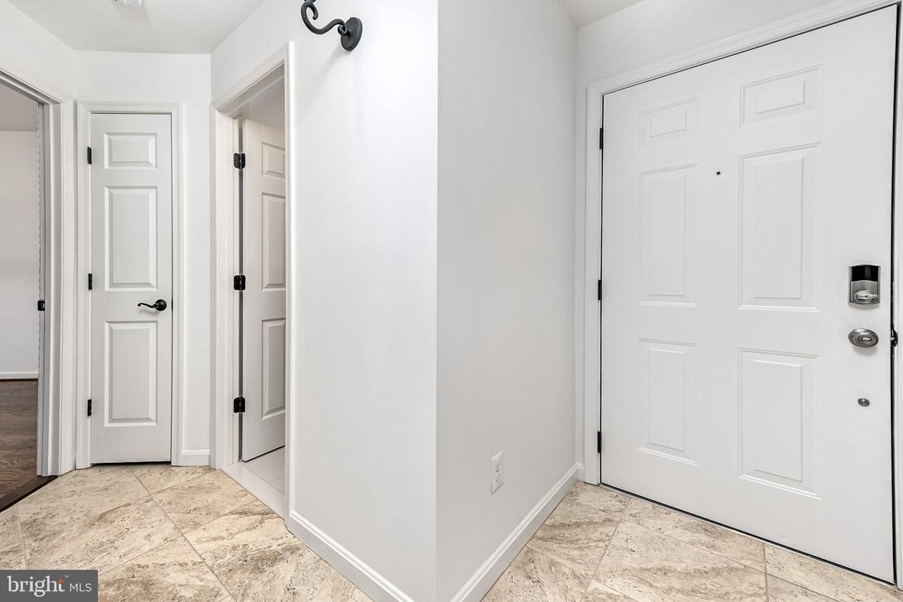 46600 Ellicott Sq #202 - Photo 5 of 30
