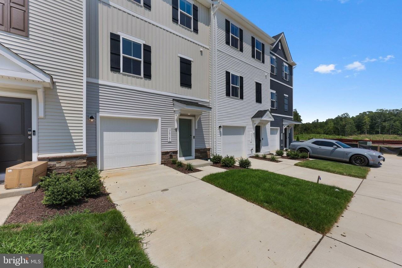 36161 Wilderness Shores Way - Photo 3 of 33