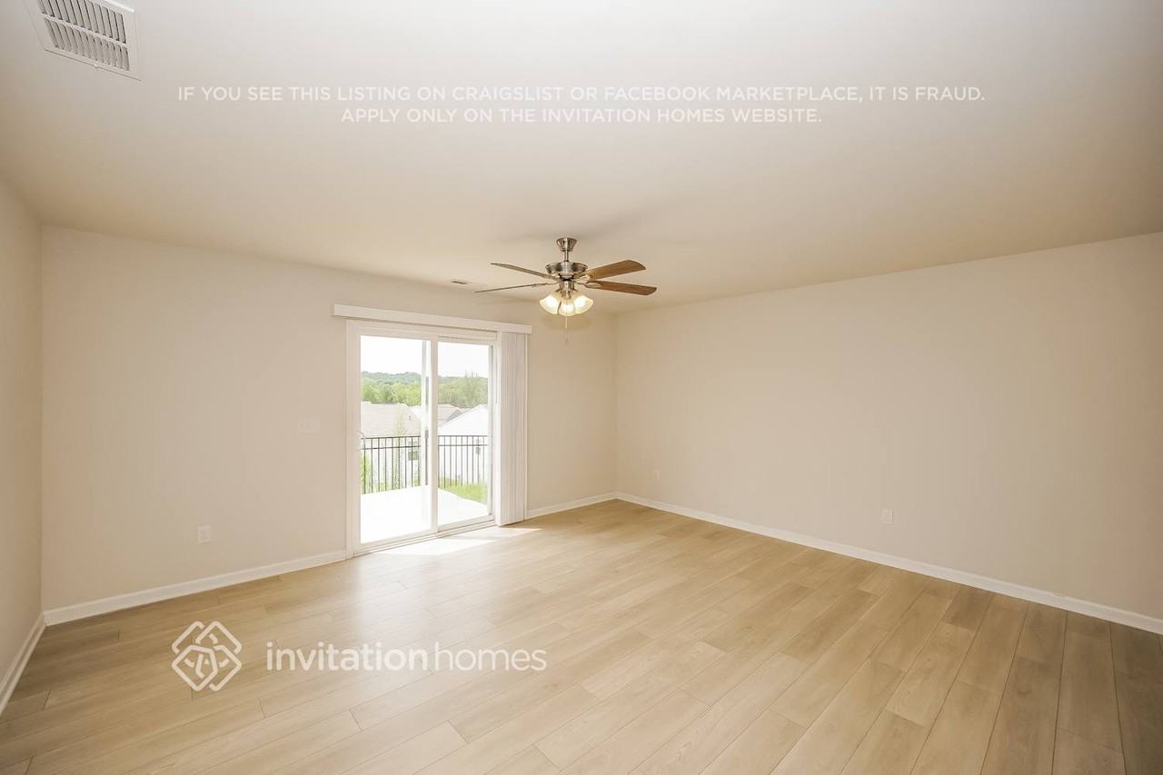 364 Hollingswood Dr - Photo 5 of 18