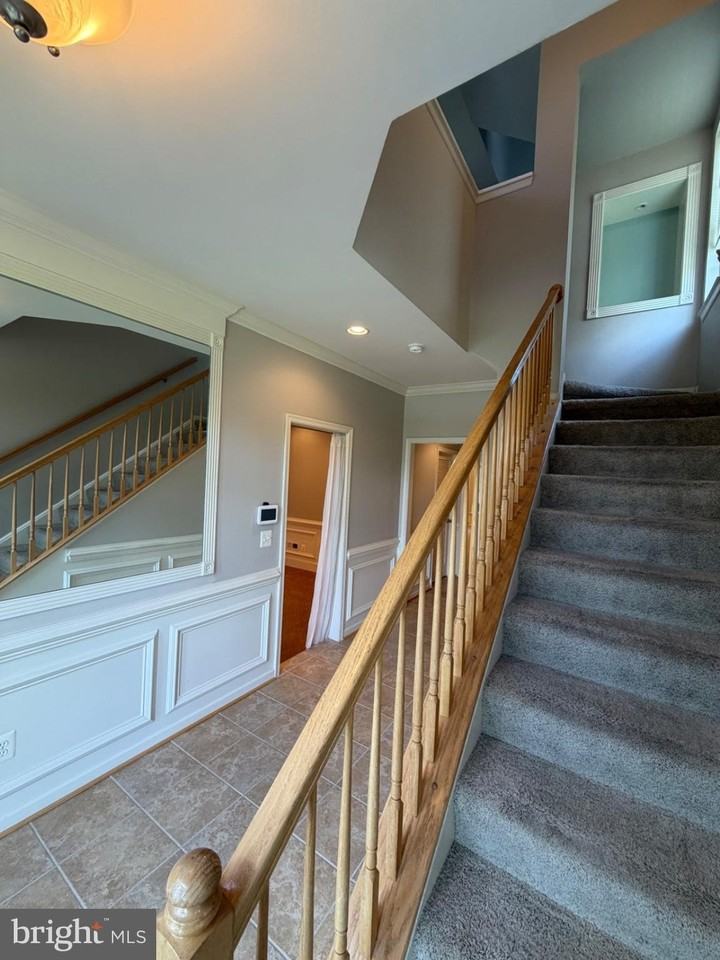 701 Monroe Point Dr - Photo 3 of 34