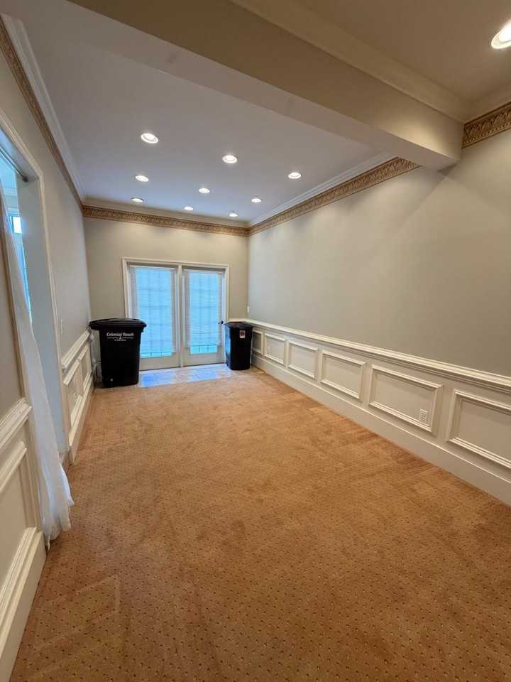 701 Monroe Point Dr - Photo 4 of 34