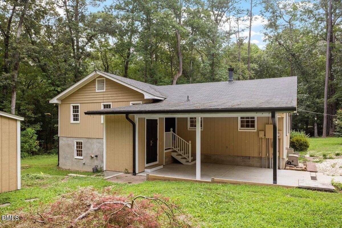 1068 Mc Wilder Rd - Photo 4 of 35