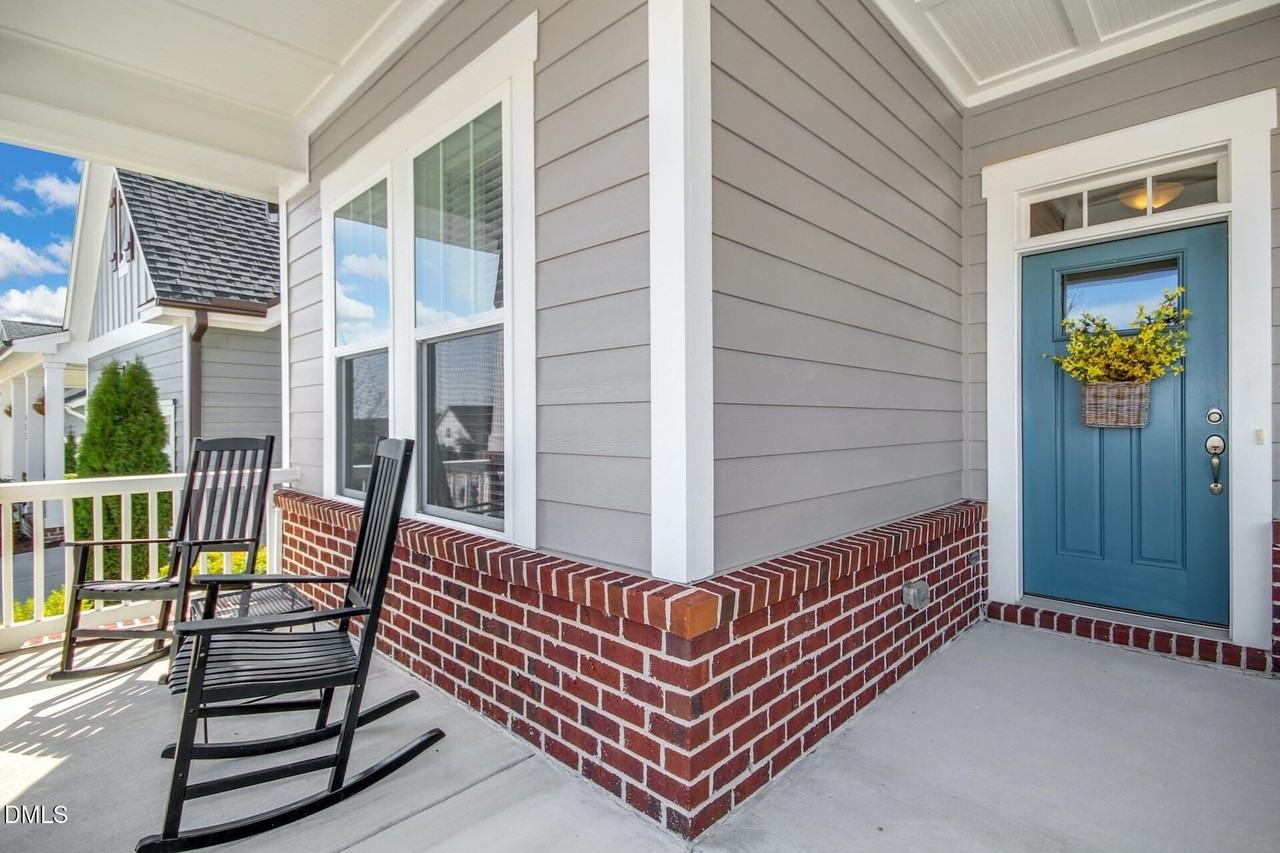 485 Wildwind Dr - Photo 3 of 21