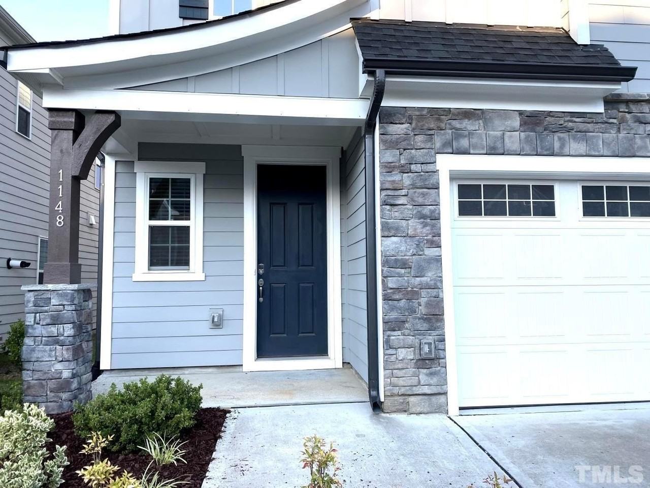 1148 Premier Key Dr - Photo 2 of 25