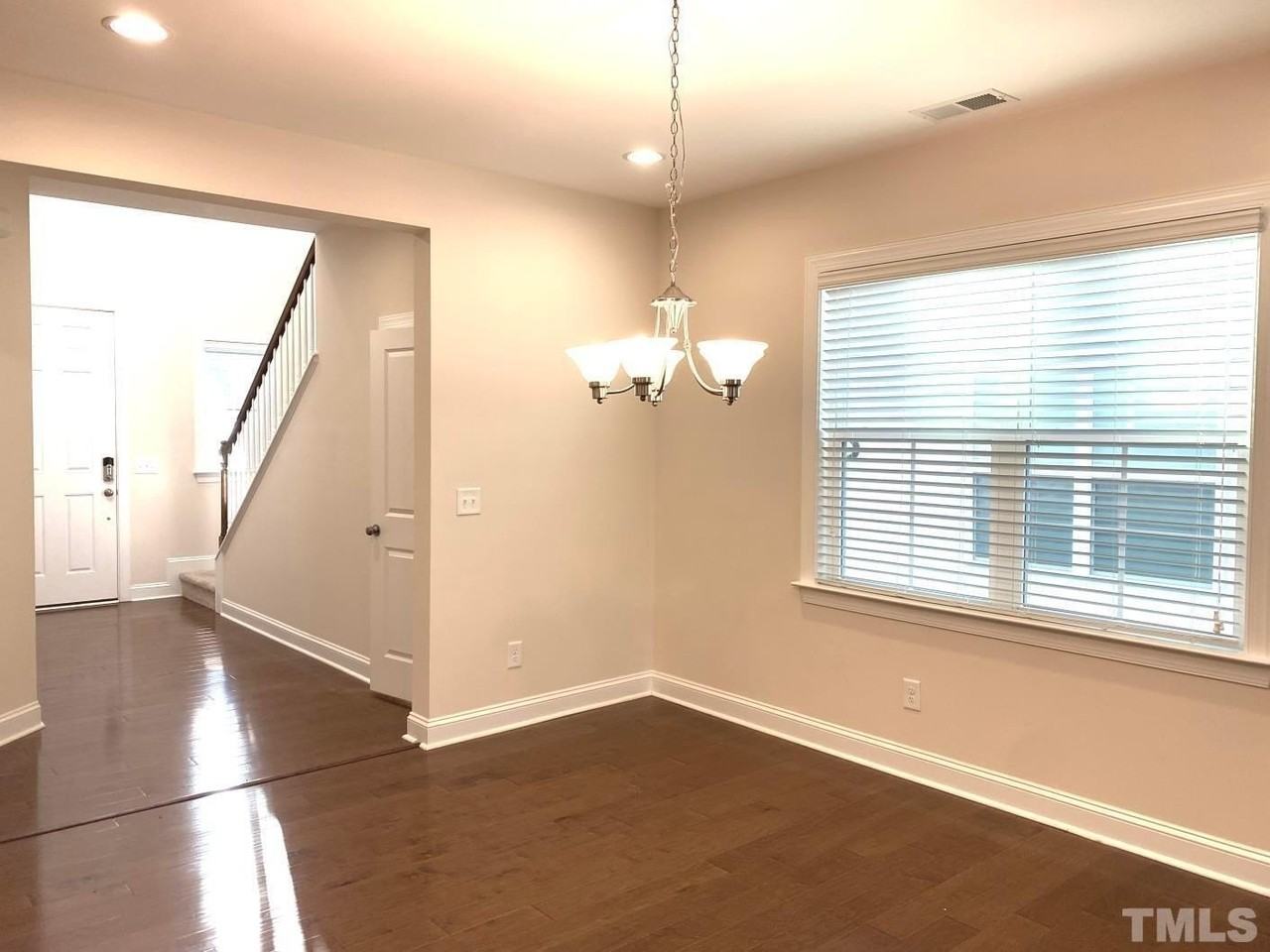 1148 Premier Key Dr - Photo 4 of 25