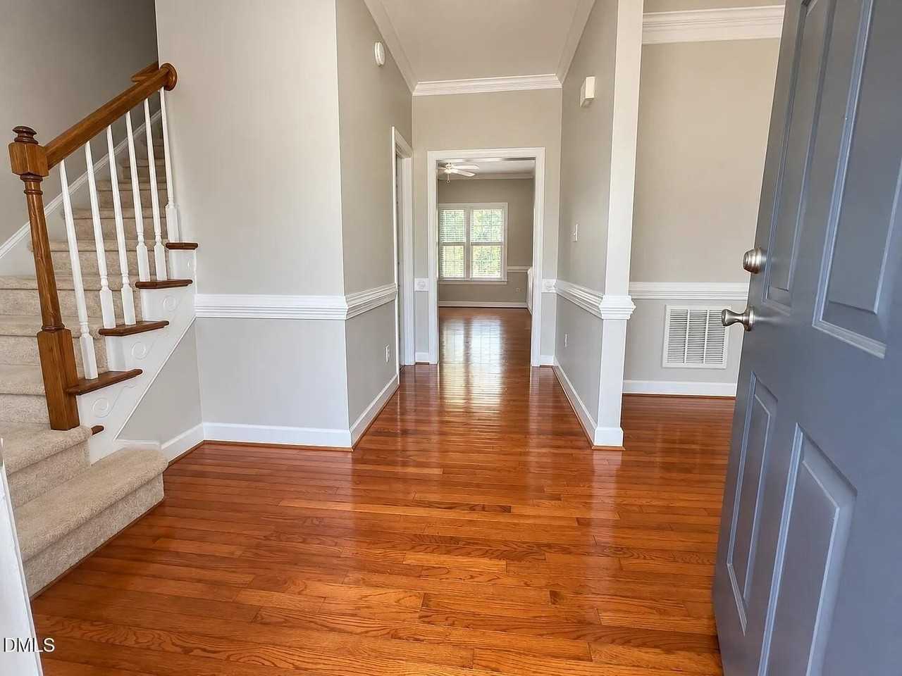 2029 Battlewood Rd - Photo 4 of 26