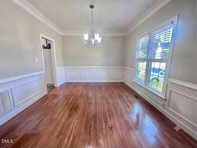 2029 Battlewood Rd - Photo 5 of 26