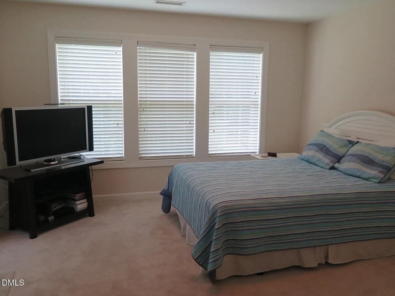 3645 Edgemont Dr - Photo 5 of 11