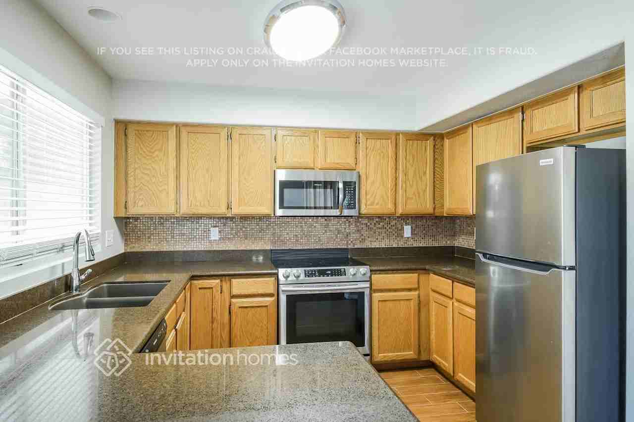 4126 W Misty Willow Ln - Photo 6 of 16