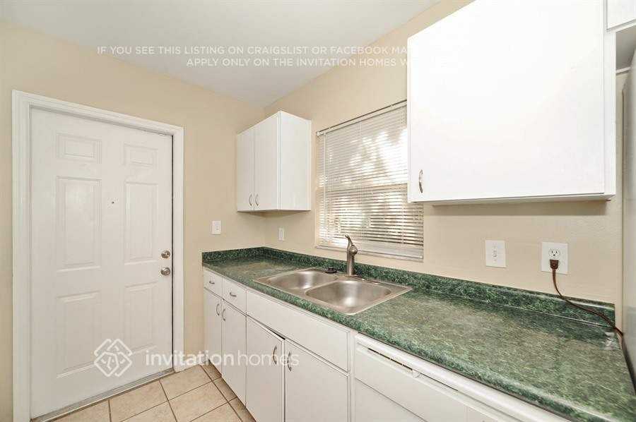 604 Nicholson St - Photo 4 of 19