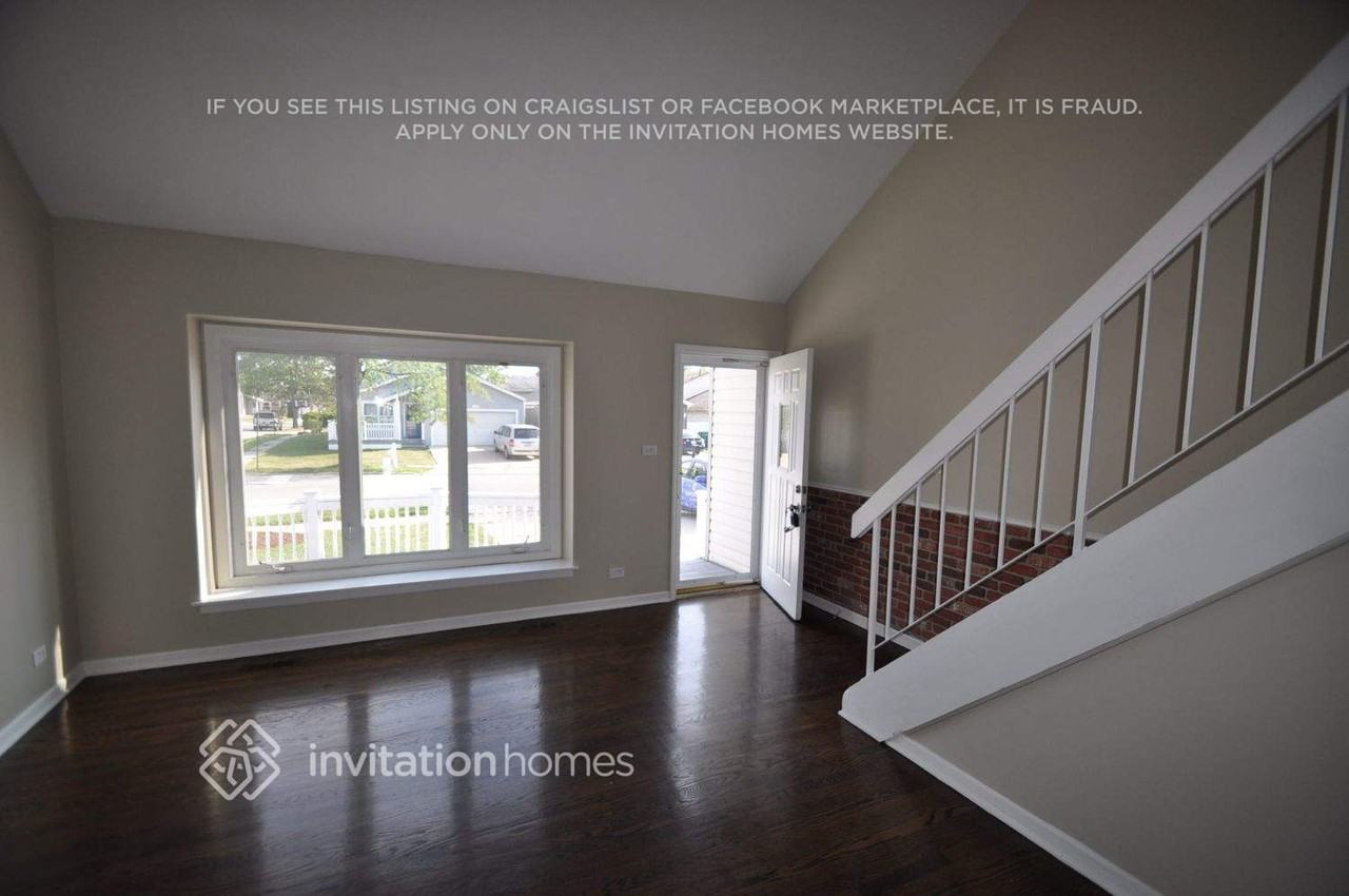 9224 162nd St - Photo 2 of 10