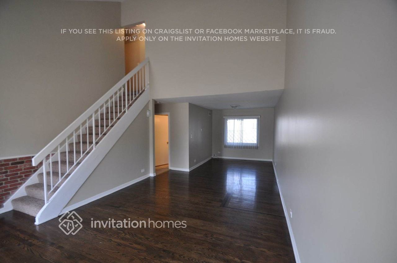 9224 162nd St - Photo 3 of 10