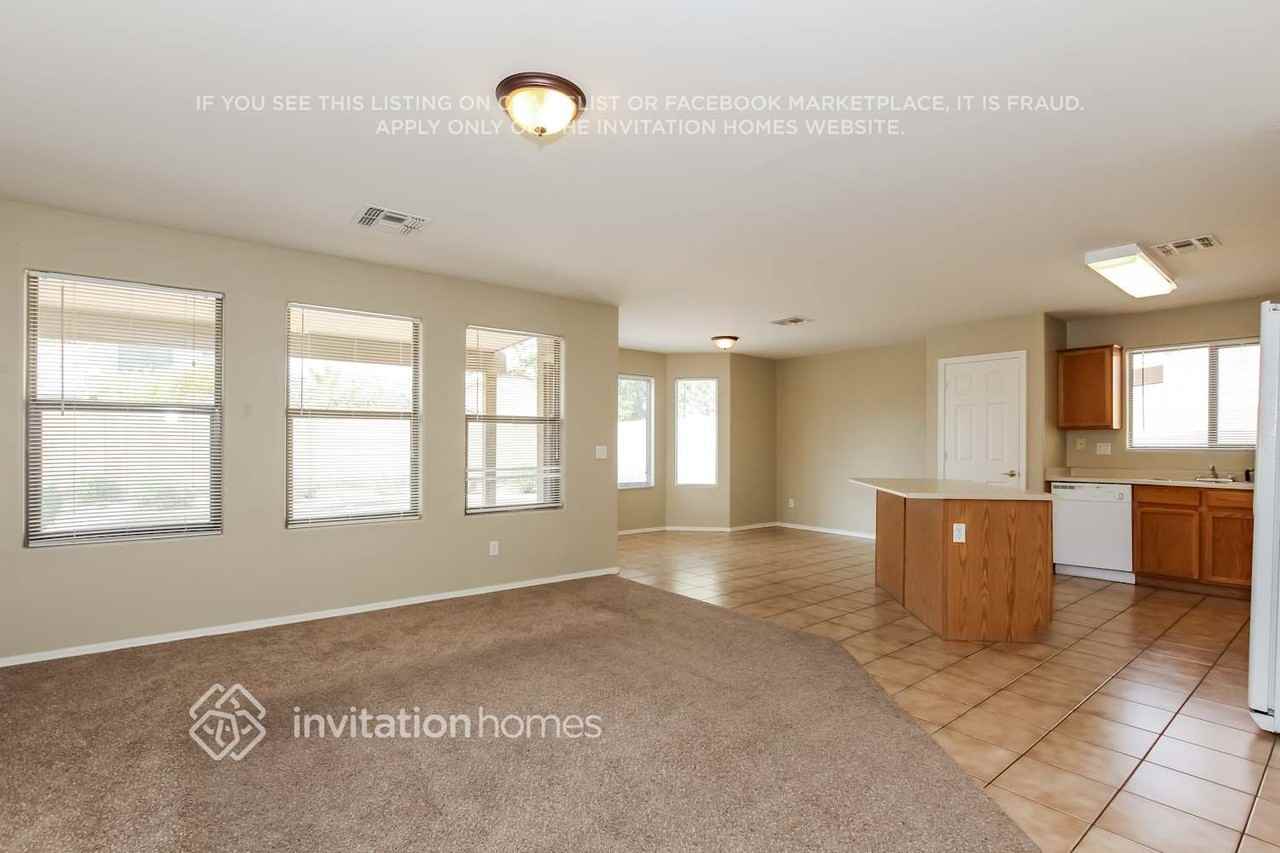 15082 W Taylor St - Photo 5 of 21