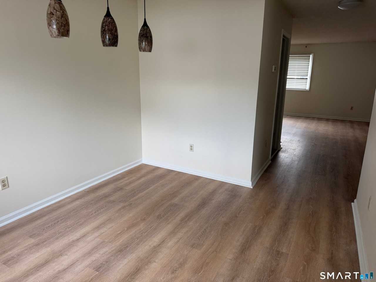 27 Crows Nest Ln - Photo 7 of 12