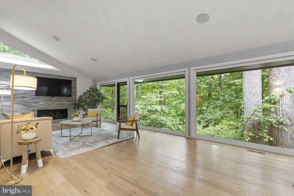 5517 Mohican Rd - Photo 3 of 49