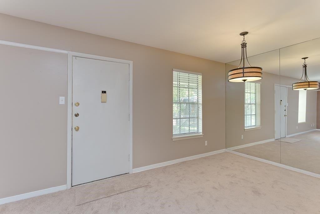 9029 Gaylord Dr - Photo 4 of 23