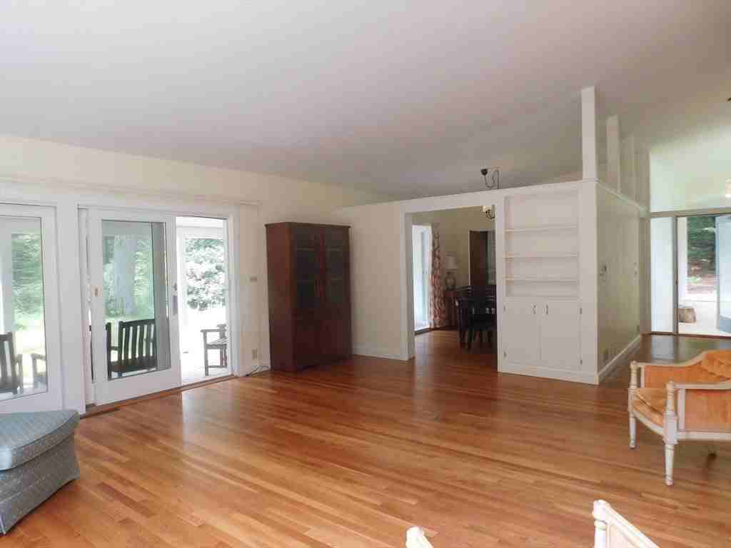 60 Shaw Dr - Photo 4 of 42