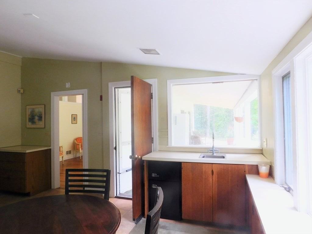 60 Shaw Dr - Photo 7 of 42