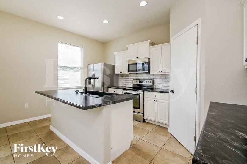 5212 Krenson Woods Way - Photo 6 of 16