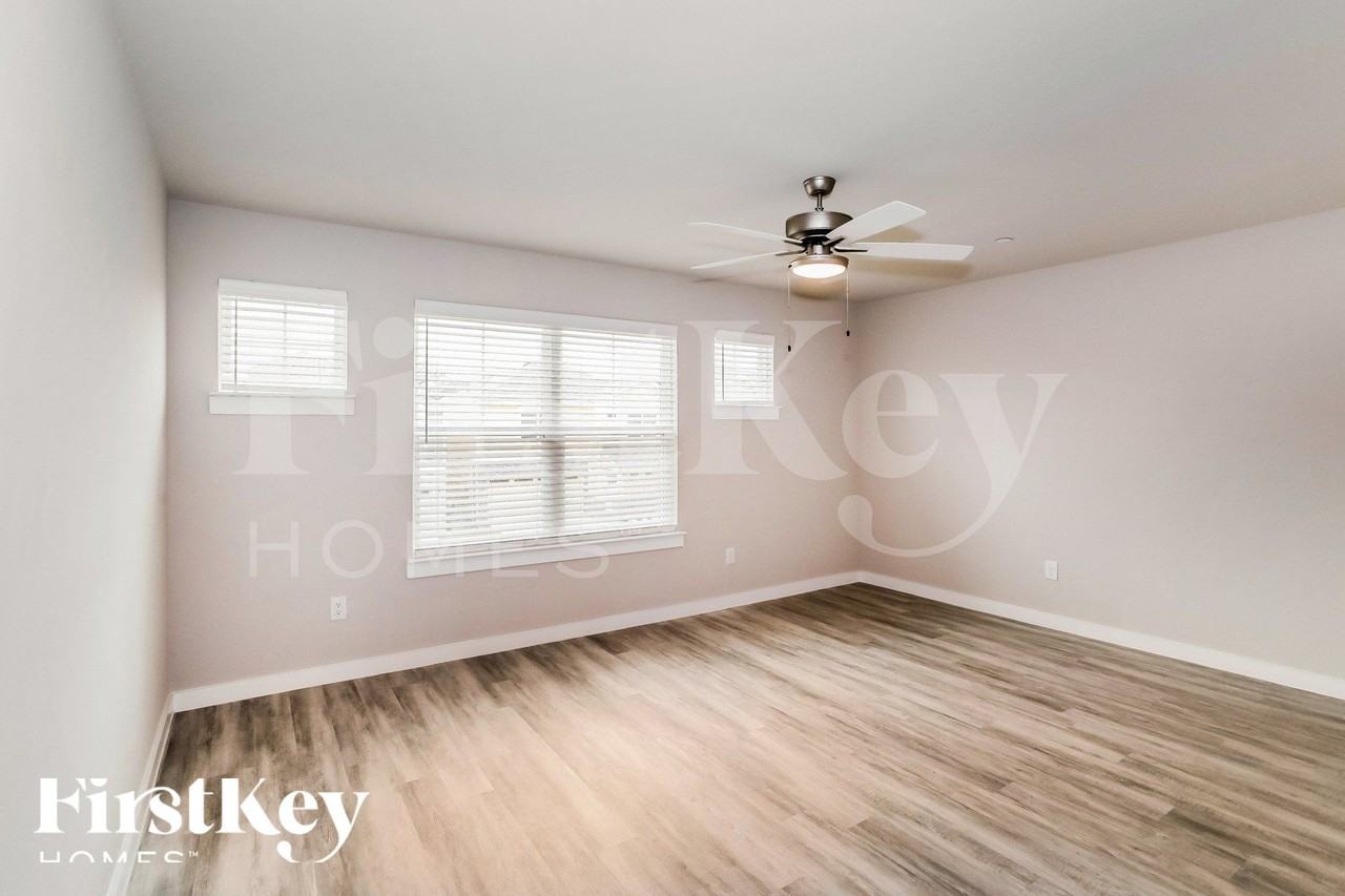 315 Niki Dr - Photo 6 of 16