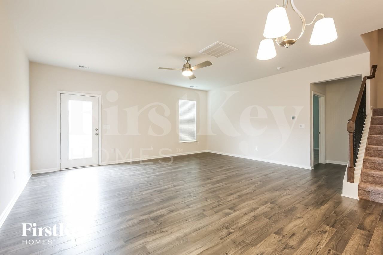419 Stonefence Dr - Photo 4 of 16