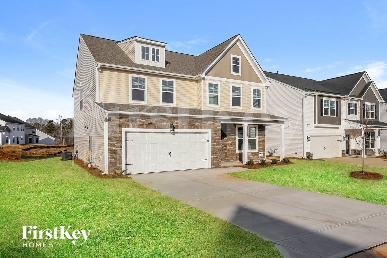 557 Hillpark Ln - Photo 2 of 15