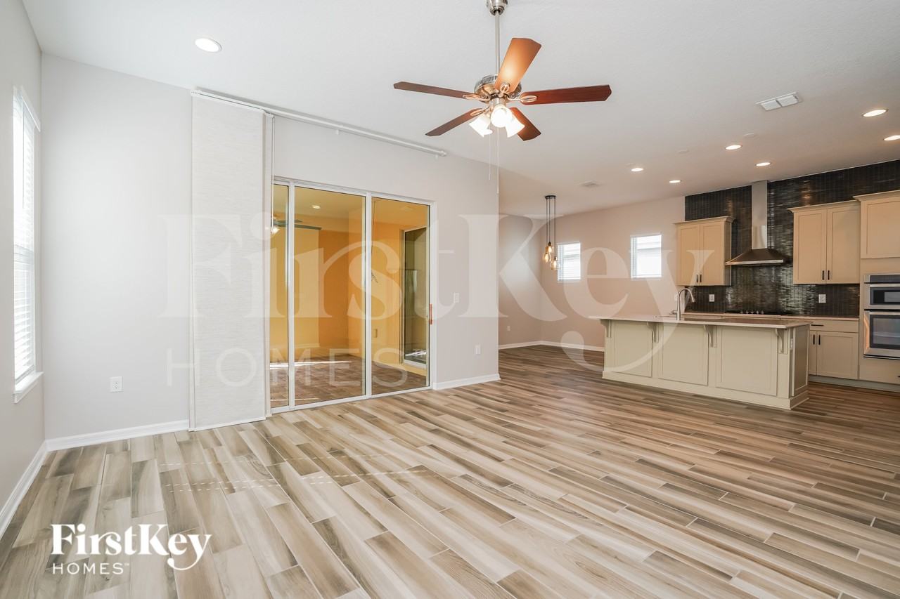16984 Tradewind Pt - Photo 4 of 16