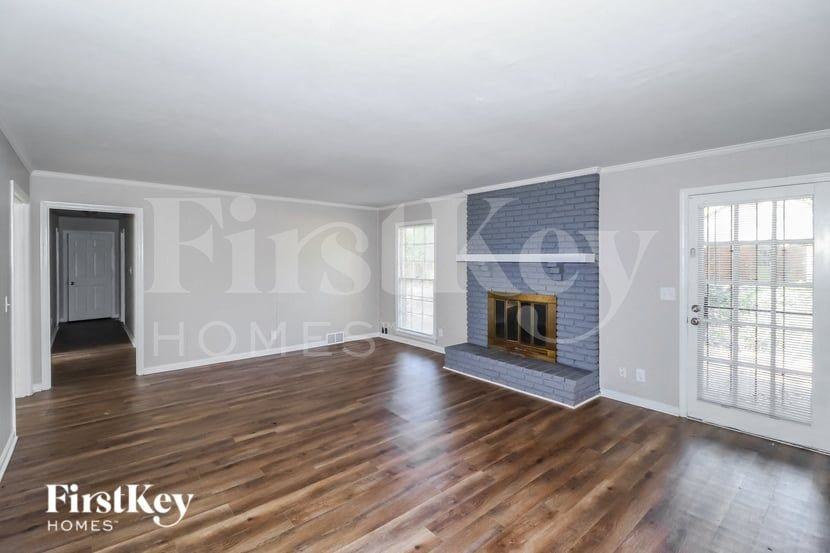 5130 Kingswood Cir - Photo 4 of 15