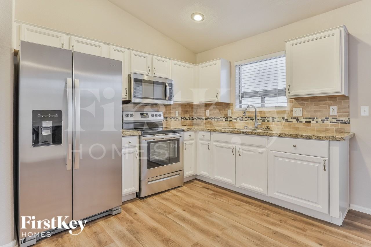 425 W Jersey Way - Photo 5 of 15