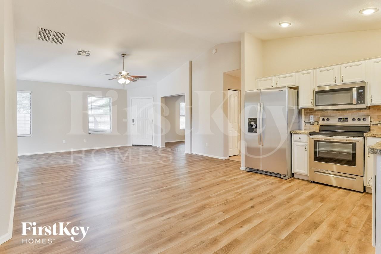 425 W Jersey Way - Photo 6 of 15