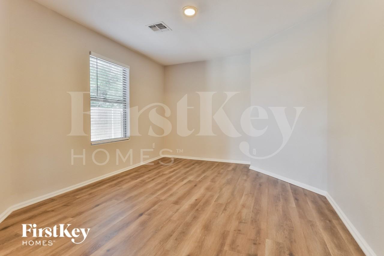 425 W Jersey Way - Photo 7 of 15