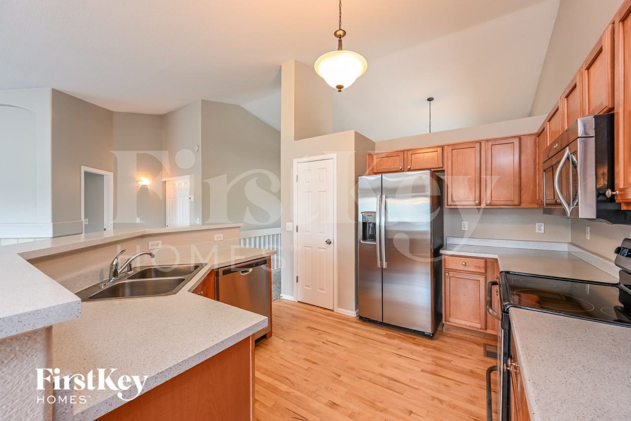 6122 S Quemoy Ct - Photo 7 of 15