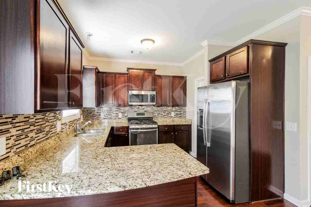 365 White Birch Ln - Photo 4 of 16