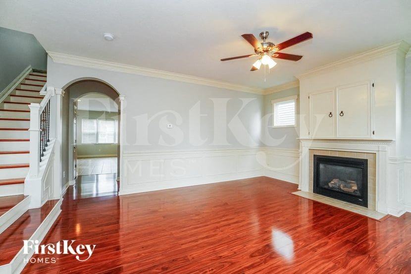 5620 Cardin Blvd - Photo 3 of 16