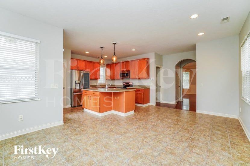 5620 Cardin Blvd - Photo 7 of 16