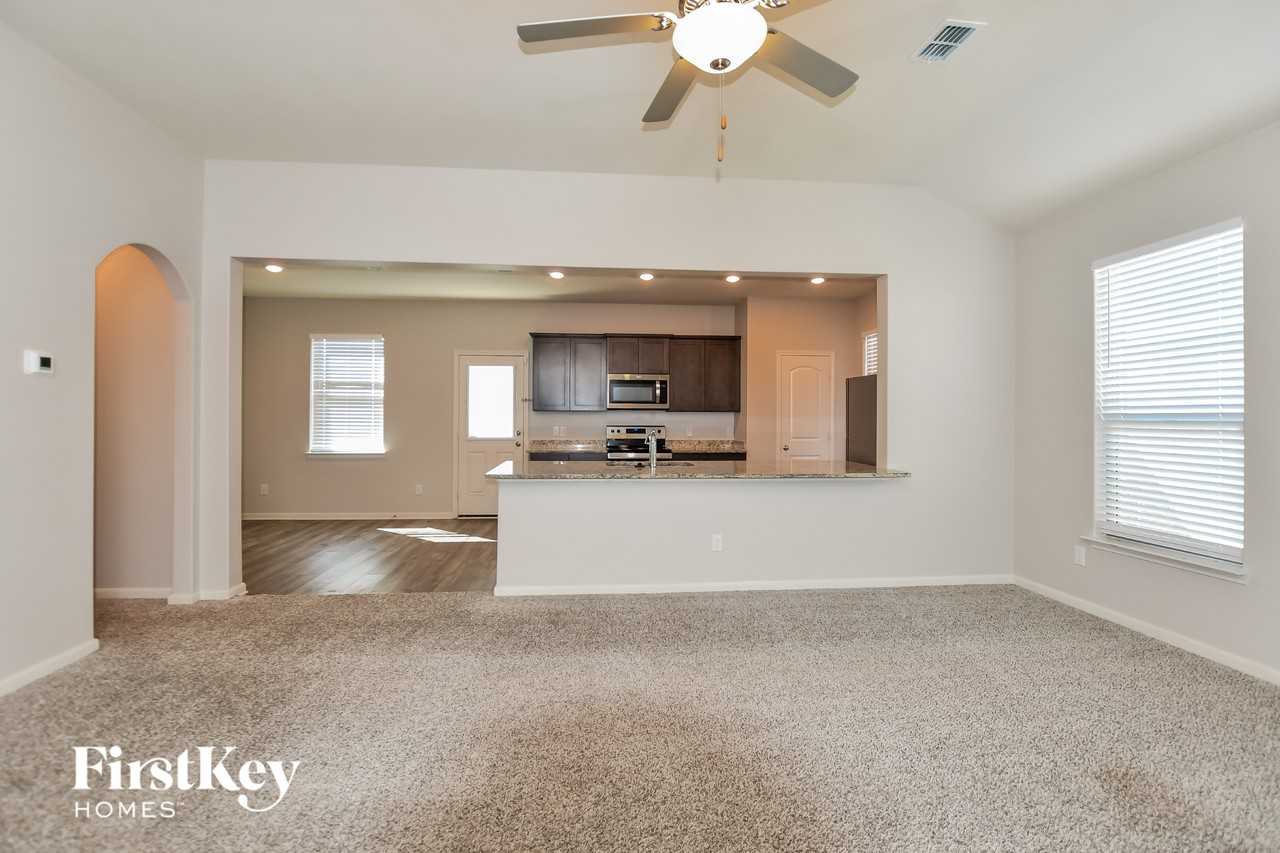 516 Aqueduct Dr - Photo 4 of 15