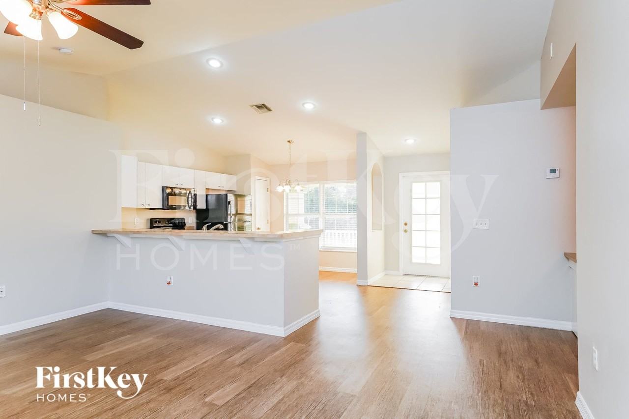 363 Clairidge Cir - Photo 3 of 17