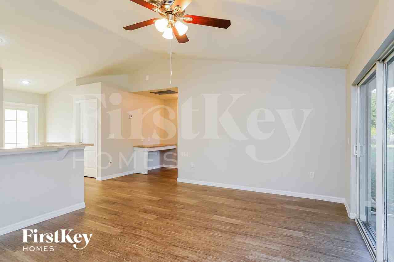 363 Clairidge Cir - Photo 5 of 17