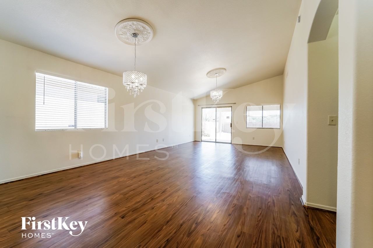 7826 N Sun Flair Dr - Photo 3 of 15