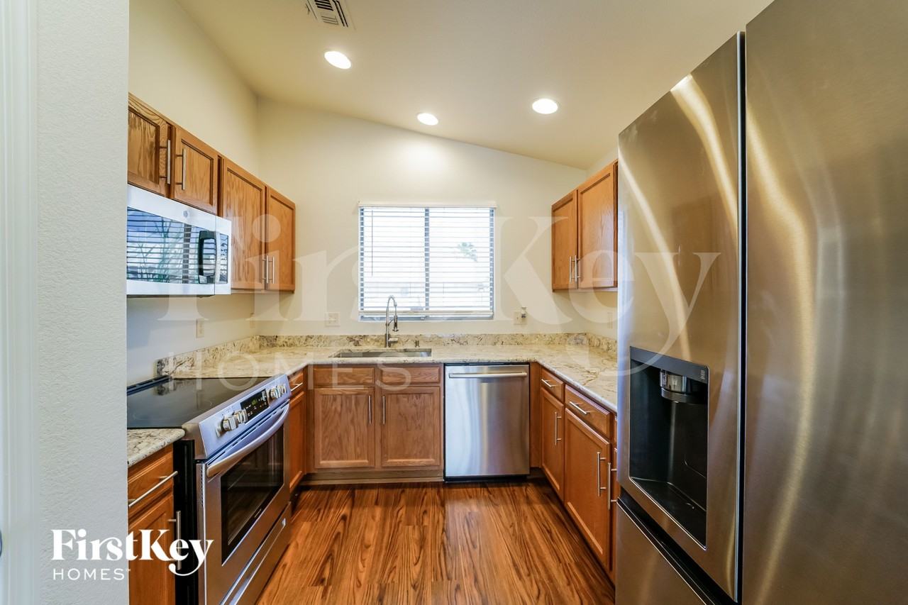 7826 N Sun Flair Dr - Photo 6 of 15