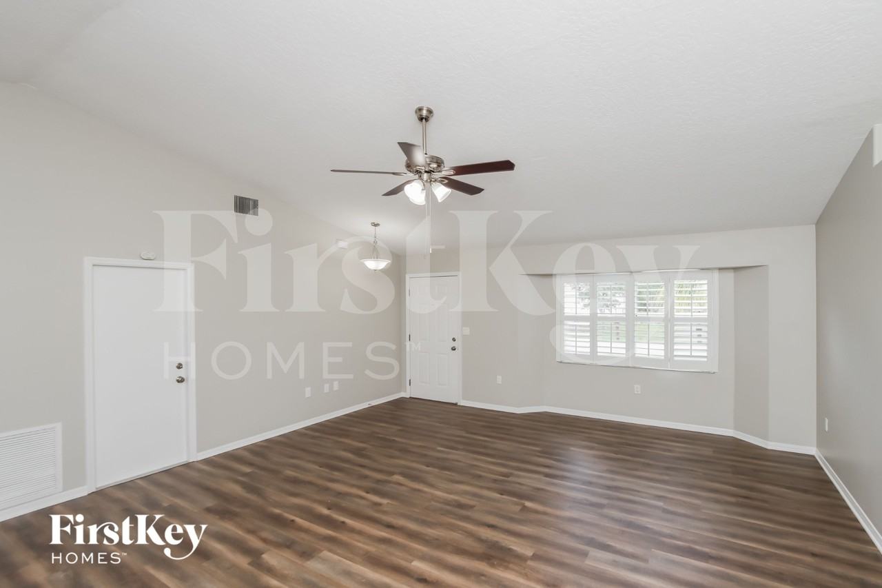 1309 Buffing Cir Se - Photo 3 of 15