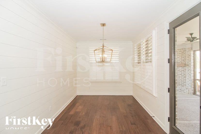 10242 Evergreen Manor Cv - Photo 3 of 15